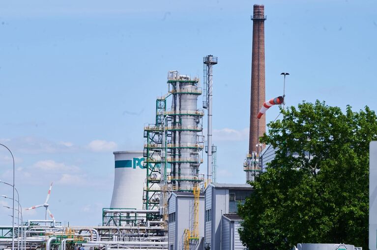 Pck Raffierie Bund garantiert: PCK-Raffinerie Schwedt produziert weiter