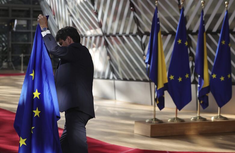Die Ukraine und die Republik Moldau sind jetzt offiziell EU-Beitrittskandidaten. Foto: Olivier Matthys/dpa