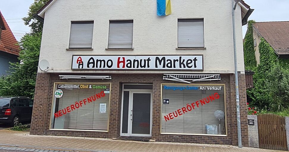 Der Lebensmittelmarkt nebenan, ebenfalls betrieben vom Ehepaar Ali, musste im September 2021 eines Wasserschadens wegen nach nur vier Monaten schließen. Foto: Janna Werner