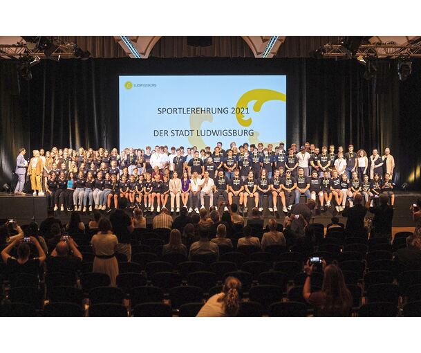 Große Kulisse auf der Forumbühne zum Abschluss der Jugendsportlerehrung.Fotos: Stadt Ludwigsburg/Benjamin Stollenberg