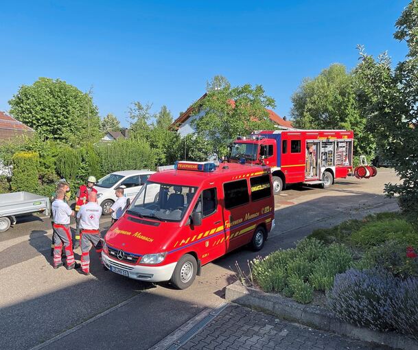Die Feuerwehr fand in dem Haus eine leblose Frau. Foto: Holm Wolschendorf