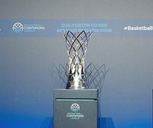 Objekt der Begierde: Der Champions-League-Pokal. Foto: BCL/p