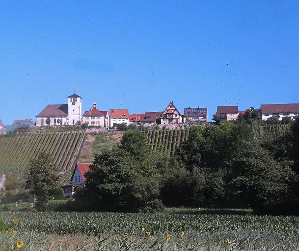 Sonniger Blick auf das Bergdorf im Kirbachtal: Ein Bebauungsplan soll helfen, diese Ansicht zu schützen. Foto: Alfred Drossel