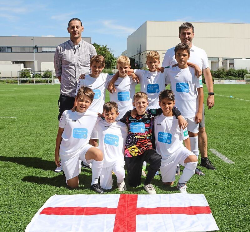 350_0008_3165612_09_07_22Theiss_21