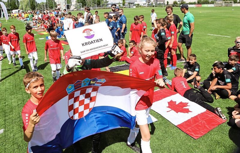 350_0008_3165582_09_07_22Theiss_42