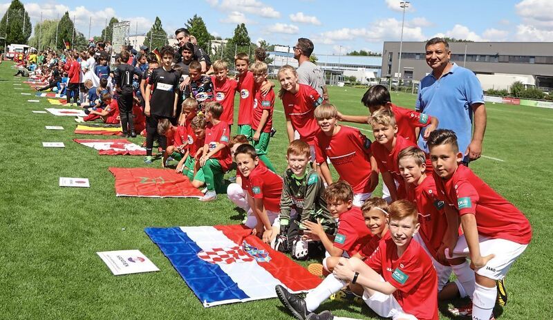 350_0008_3165583_09_07_22Theiss_45