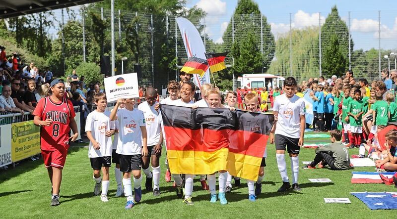 350_0008_3165596_09_07_22Theiss_37