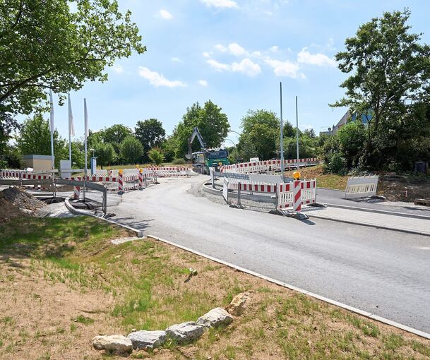 Die neue Straße, die nördlich des Neubaugebiets entlangführt. Foto: Andreas Becker