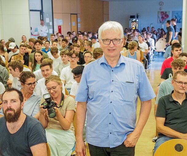 Spricht im Beruflichen Schulzentrum in Bietigheim-Bissingen über den Kampf gegen den Klimawandel: DUH-Chef Jürgen Resch. Foto: Holm Wolschendorf