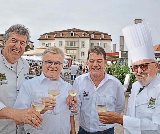 Die Weinlaubenwirte Peter Buhl, Bernhard Remmele, Andreas Seybold und Harald Alois Neises (von links). Archivfoto: LKZ