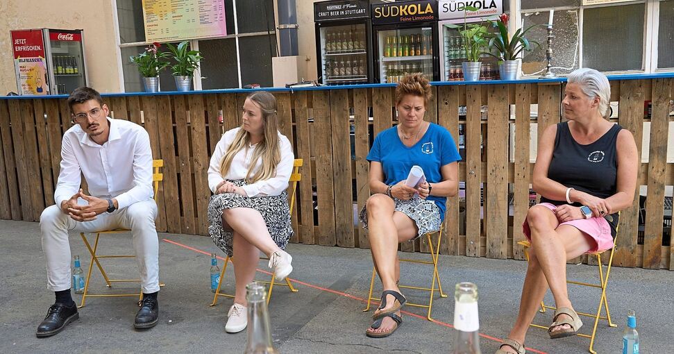 Ziehen Bilanz: Tobias Schwärzl, Laura Härle, Claudia Pelz und Claudia Hoppe. Foto: Andreas Becker