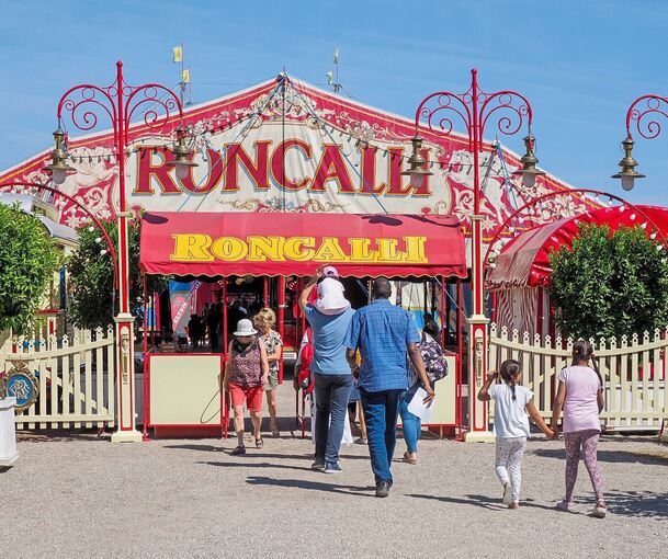 Die Zirkuswelt direkt vor dem Ludwigsburger Schloss.