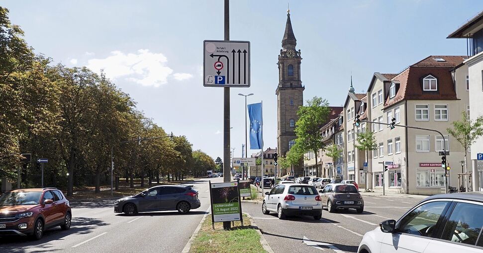 Der U-Turn auf der Stuttgarter Straße auf Höhe des Forums ist der zentrale Wendepunkt während der Sperrung der beiden Rampen.