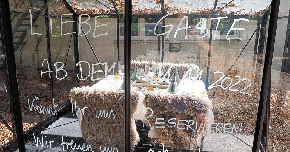 Im Winter kann man im Gewächshaus essen.