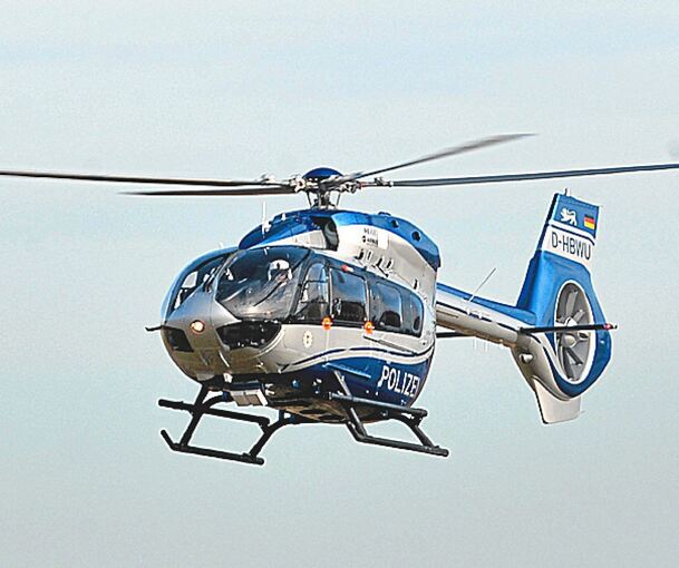 Die Polizei suchte auch mit einem Hubschrauber nach einem Einbrecher.Archivfoto: dpa