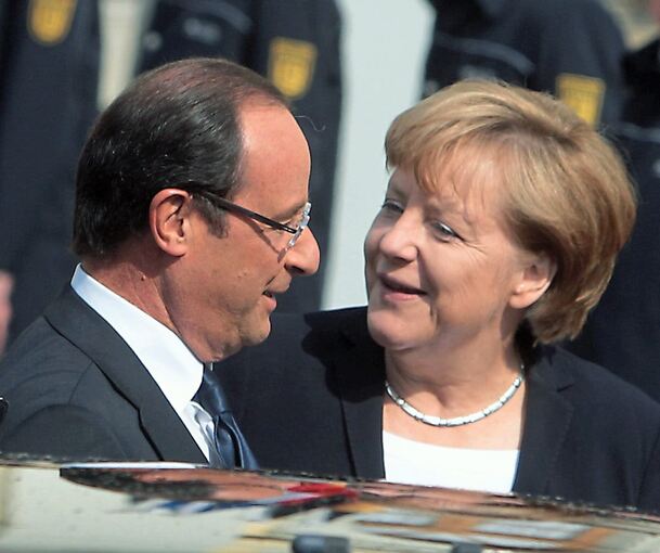 Gemeinsam 2012 in Ludwigsburg: Der damalige französische Präsident François Hollande und die ehemalige Bundeskanzlerin Angela Merkel. Archivfoto: Alfred Drossel