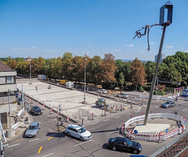 Die Tunnel- und Sanierungsarbeiten an der Sternkreuzung dauern an. Foto: Holm Wolschendorf