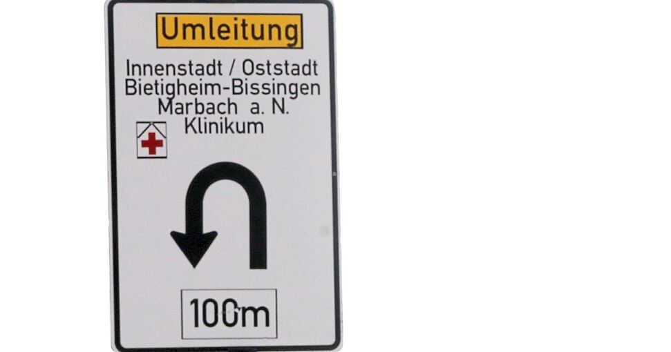 Die Umleitung führt genau genommen überall hin, auch nach Ost und West. Foto: Ramona Theiss