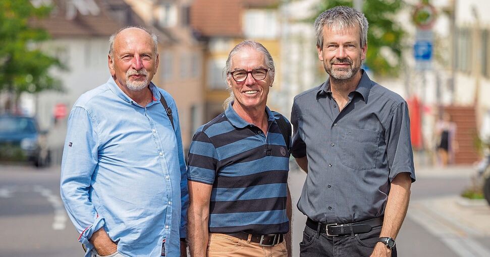 Sie organisieren die Kundgebung am morgigen Donnerstag: Erhard Korn, Konrad Ott und Wolfram Scheffbuch (von links). Foto: Holm Wolschendorf