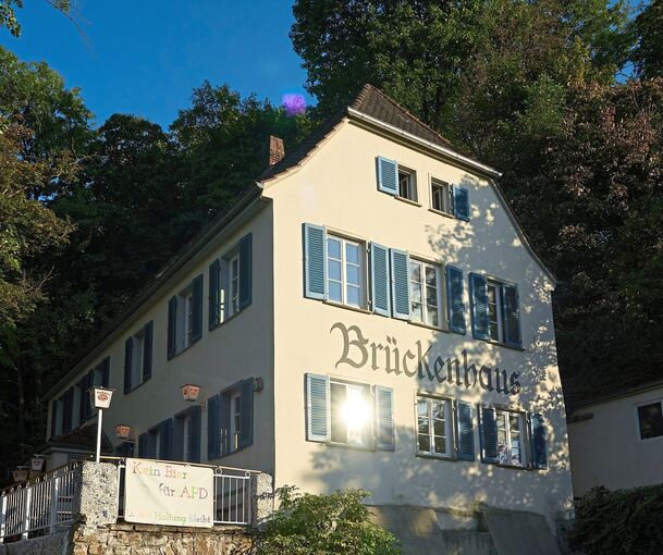 Das Brückenhaus ist 241 Jahre alt und wurde gebaut, nachdem die neue Neckarbrücke aus Stein errichtet war. Foto: Andreas Becker.