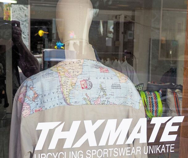 Blick ins Schaufenster in der Eberhardstraße.