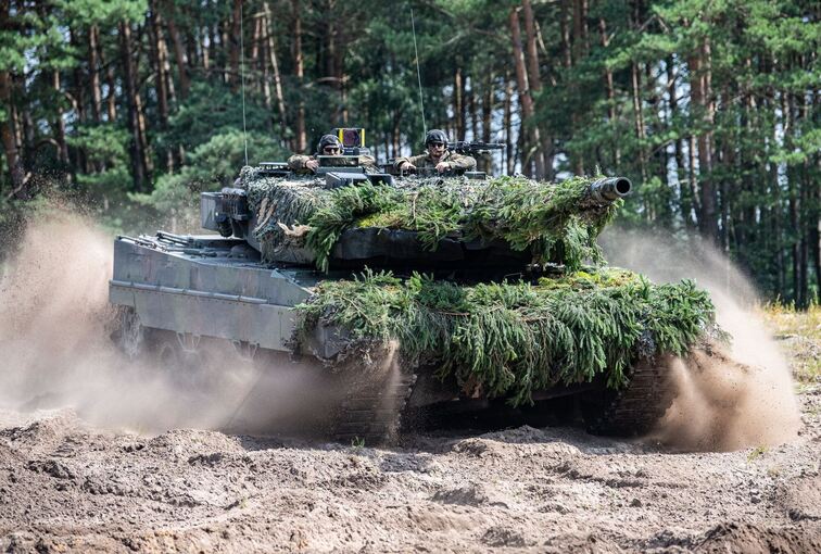 Kampfpanzer Typ Leopard 2 A6