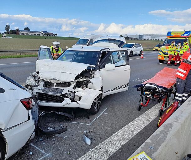 Bei dem Unfall auf der A 81 entstand ein Schaden von rund 44 000 Euro. Foto: KS-Images.de/Andreas Rometsch