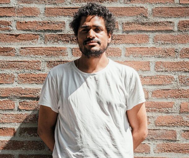 Festival-Kurator Julian Warner. Foto: Tobias Zangl/p