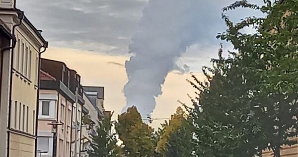 Am Donnerstagmorgen steigt eine Dampffahne im Kreis Ludwigsburg empor. Foto: privat