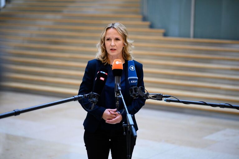 Umweltministerin Lemke zum Fischsterben in der Oder Umweltministerin Lemke zum Fischsterben in der Oder