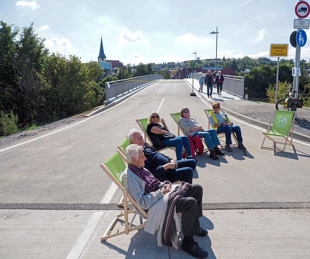 Auch so kann die Freigabe einer Umgehungsstraße aussehen. Foto: Holm Wolschendorf