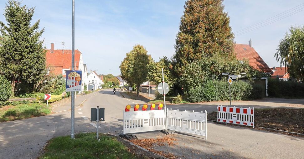 Am Ortseingang von Rielingshausen wird ein neues Feuerwehrhaus gebaut. Später soll ein Kreisverkehr kommen. Foto: Ramona Theiss