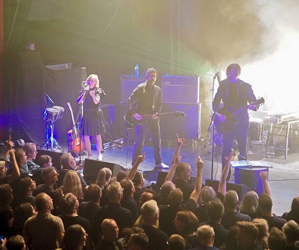 SelfmadeIndieIkone Phillip Boa glänzt in großer Form