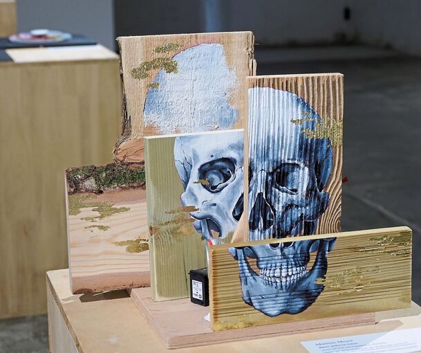 Marlen Meyers „Hinter Goldenem Schein“. Foto: Holm Wolschendorf