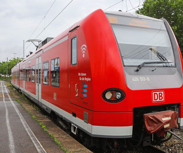 Noch ist hier Schluss: Eine Schusterbahn kommt aus Untertürkheim in Kornwestheim an. Archivfoto: Ramona Theiss