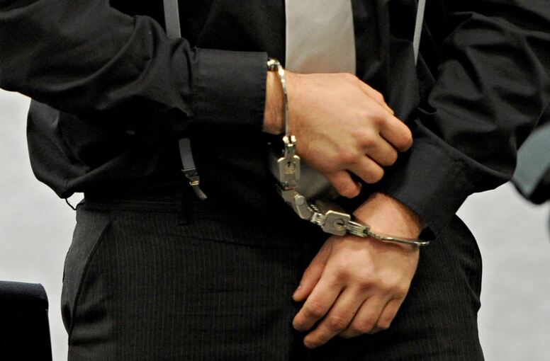 Im Gerichtssaal: Der Rapper Giwar H. in Handschellen. Archivfoto: dpa