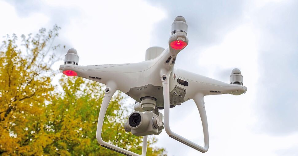 Von oben alles im Blick: Die Drohneneinsätze der Stadtverwaltung Ludwigsburg sorgen bei LKZ-Lesern für Unbehagen. Foto: Holm Wolschendorf