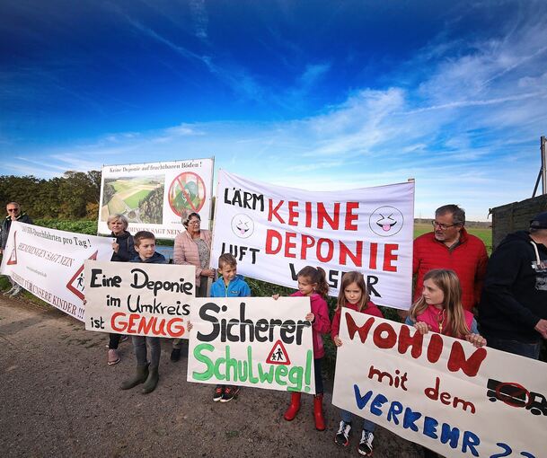 Die Proteste gegen die geplante Erddeponie, wie hier in Hemmingen zeigen Wirkung. Archivfoto: Alfred Drossel