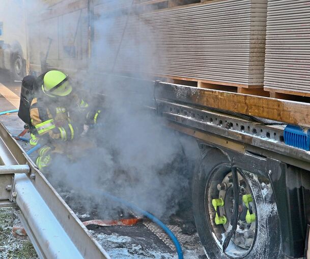 Die Feuerwehr konnte den Brand schnell genug löschen, um Schlimmeres zu verhindern. Foto: KS-Images.de/Karsten Schmalz