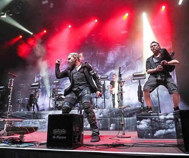 Enorme Spielfreude: Saltatio Mortis. Foto: Holm Wolschendorf