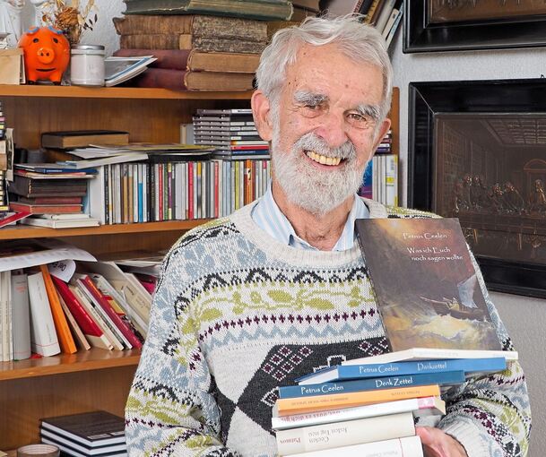 Petrus Ceelen hat aufgehört, seine Bücher zu zählen. Foto: Holm Wolschendorf