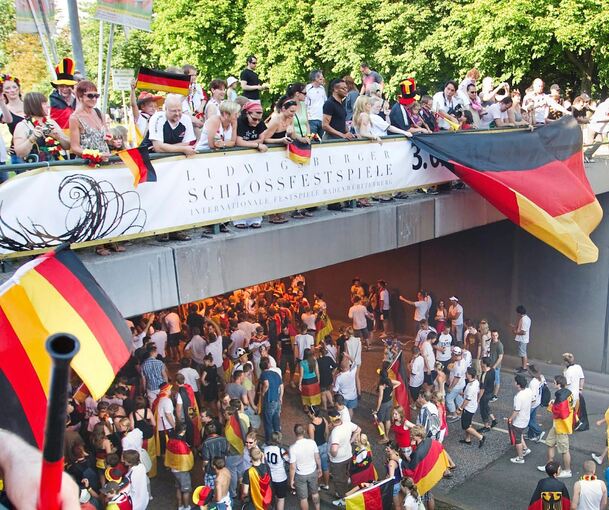 Bei vergangenen Welt- und Europameisterschaften wurde der Tunnel unter der Sternkreuzung zur Feiermeile. Archivfoto: Holm Wolschendorf