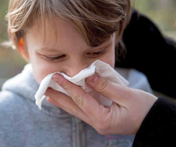 Viele Kinder leiden derzeit unter Influenza und dem RS-Virus. Foto: Silvia Marks/dpa