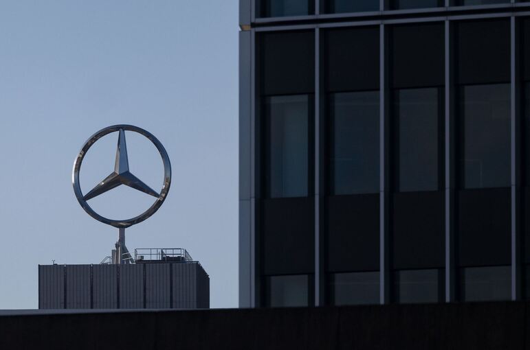 Mercedes baut wichtige Komponenten für E-Autos in Deutschland - Auch ...