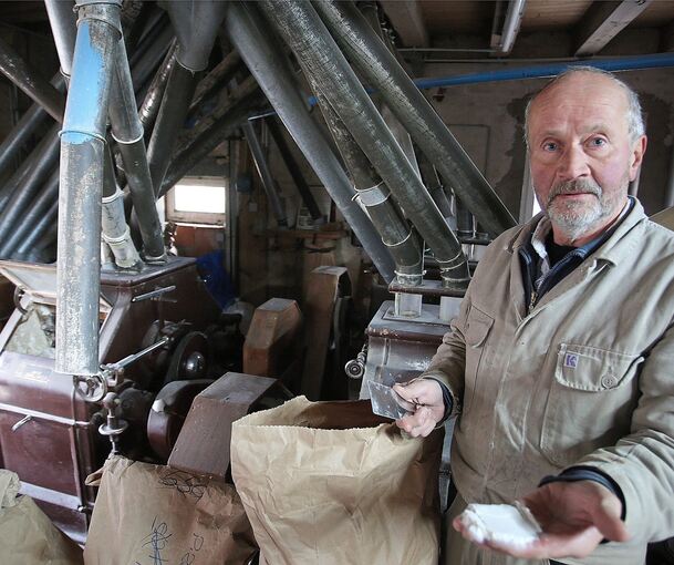 Jürgen Hübner in seiner Mühle. Am Jahresende ist Schluss.Foto: Alfred Drossel