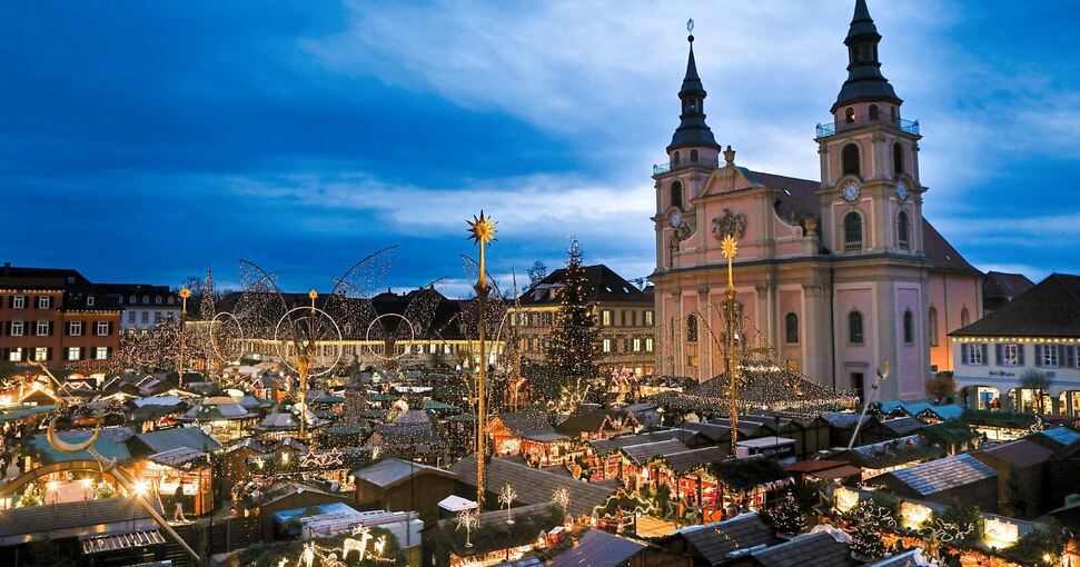 In 14 Tagen ist es soweit: Am 23. November wird der Barock Weihnachtsmarkt auf dem Marktplatz eröffnet. 151 Stände laden zum Bummeln und Genießen ein. Archivfoto: Ramona Theiss