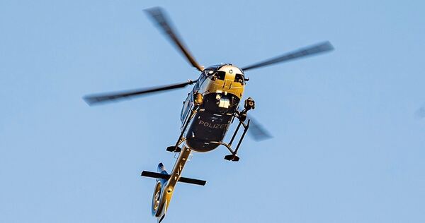 Ein Polizeihubschrauber im Einsatz.