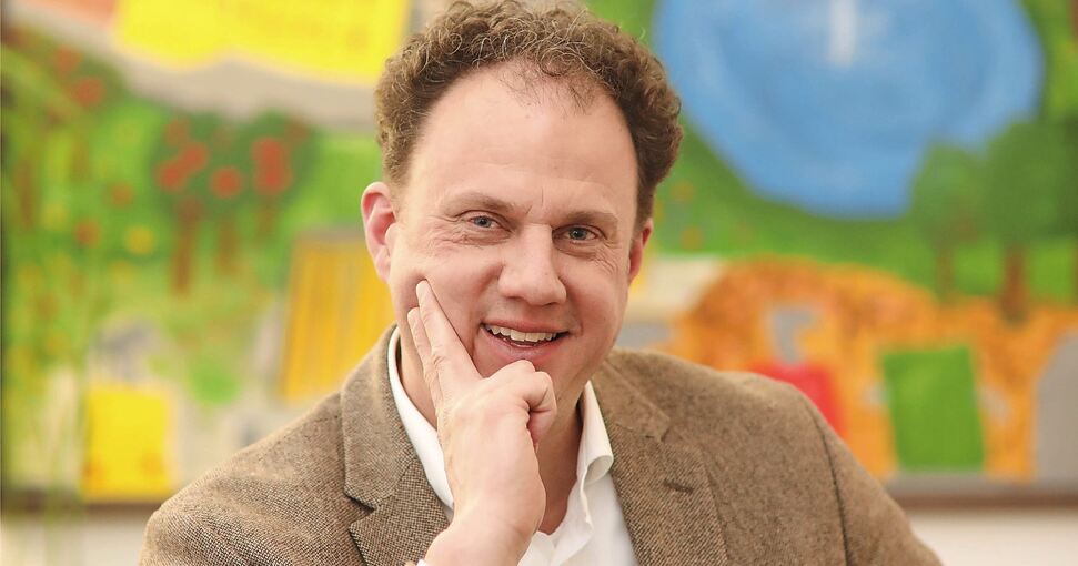 Oberbürgermeister Matthias Knecht blickt trotz großer Herausforderungen optimistisch in die Zukunft. Foto: Ramona Theiss