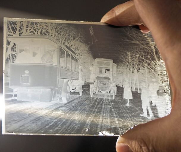 Ein Dokument zum damaligen elektrischen Oberleitungsbus in Ludwigsburg. Foto: Holm Wolschendorf