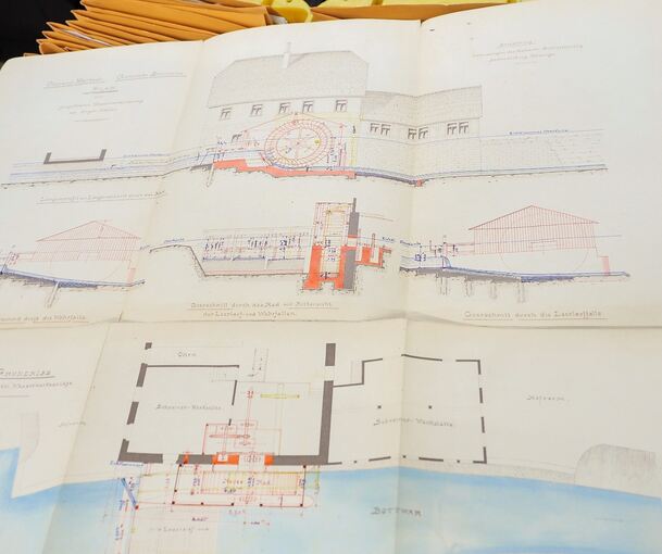 Unterlagen zu Gebäuden. Foto: Holm Wolschendorf
